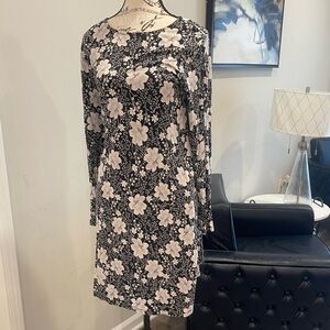 Old Navy Black and White Floral Dress - Size Medium